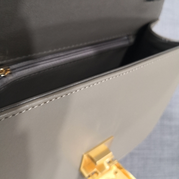 EMP. T Label crossbody bag - Picture 11 of 15